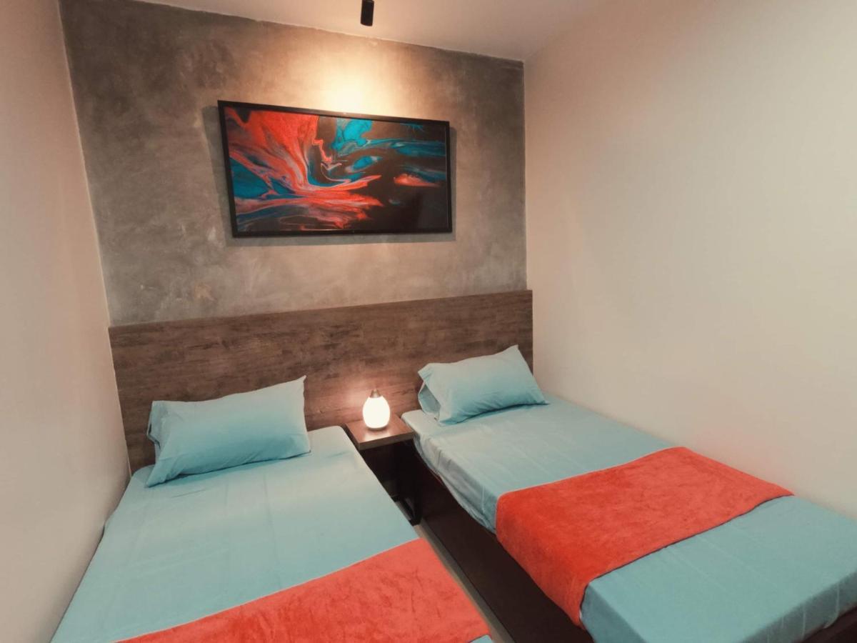 A&E Apartelle Bacolod Ngoại thất bức ảnh