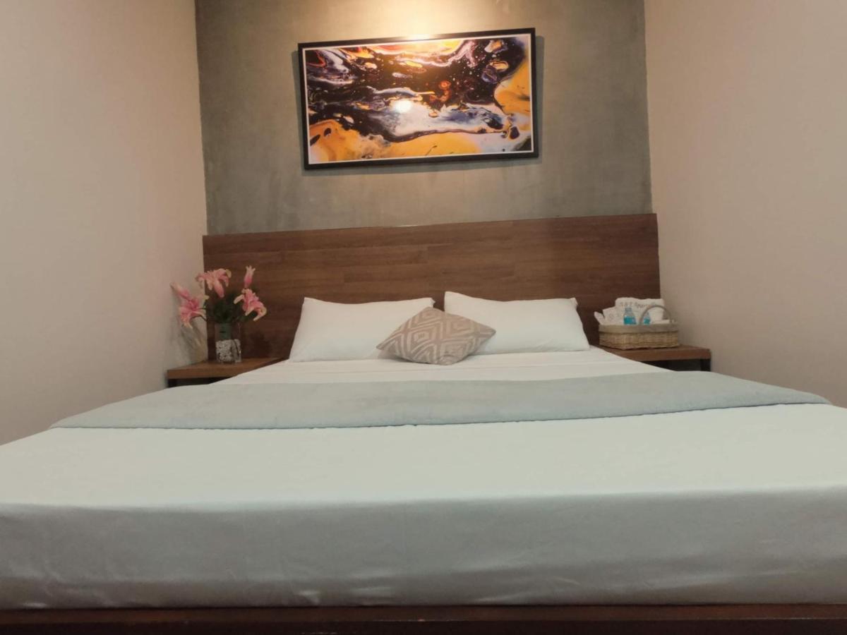 A&E Apartelle Bacolod Ngoại thất bức ảnh