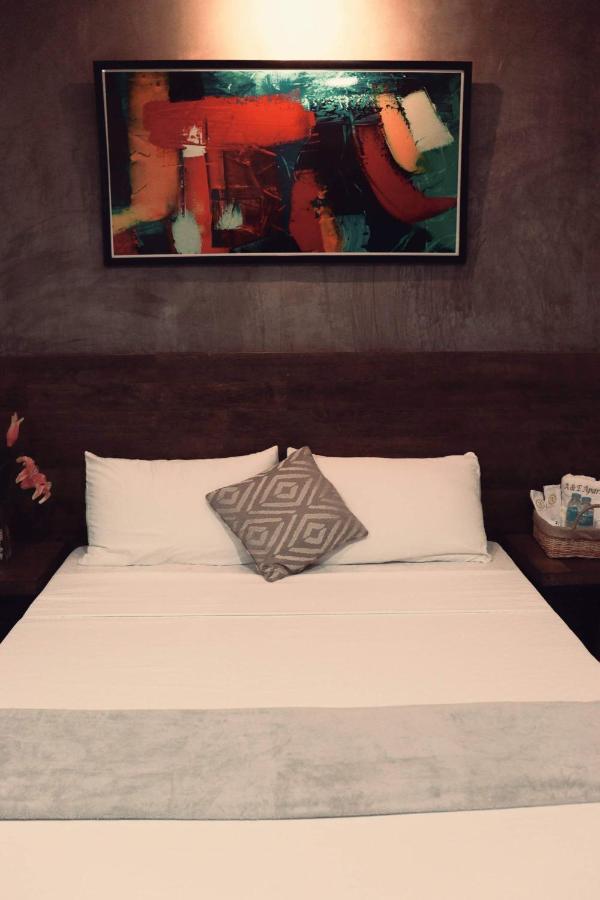 A&E Apartelle Bacolod Ngoại thất bức ảnh