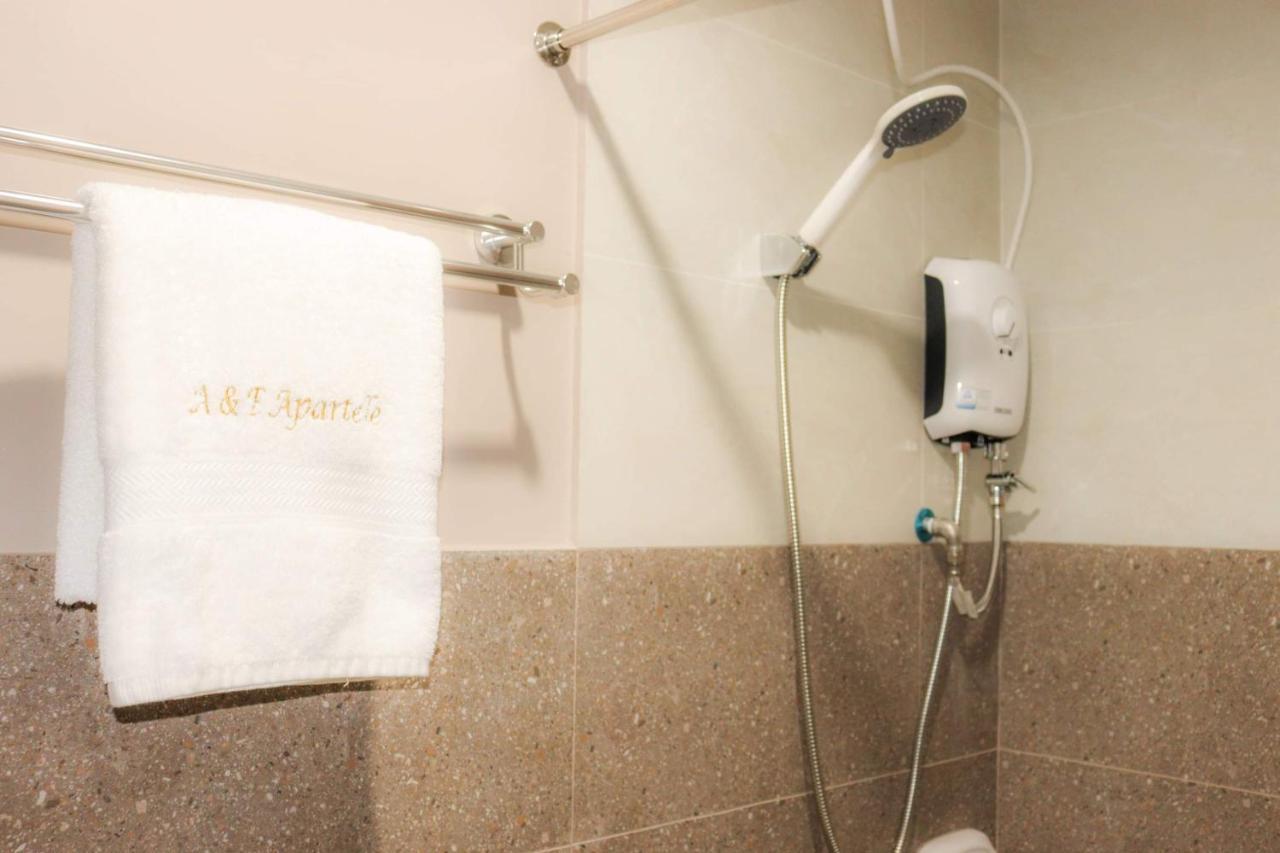 A&E Apartelle Bacolod Ngoại thất bức ảnh