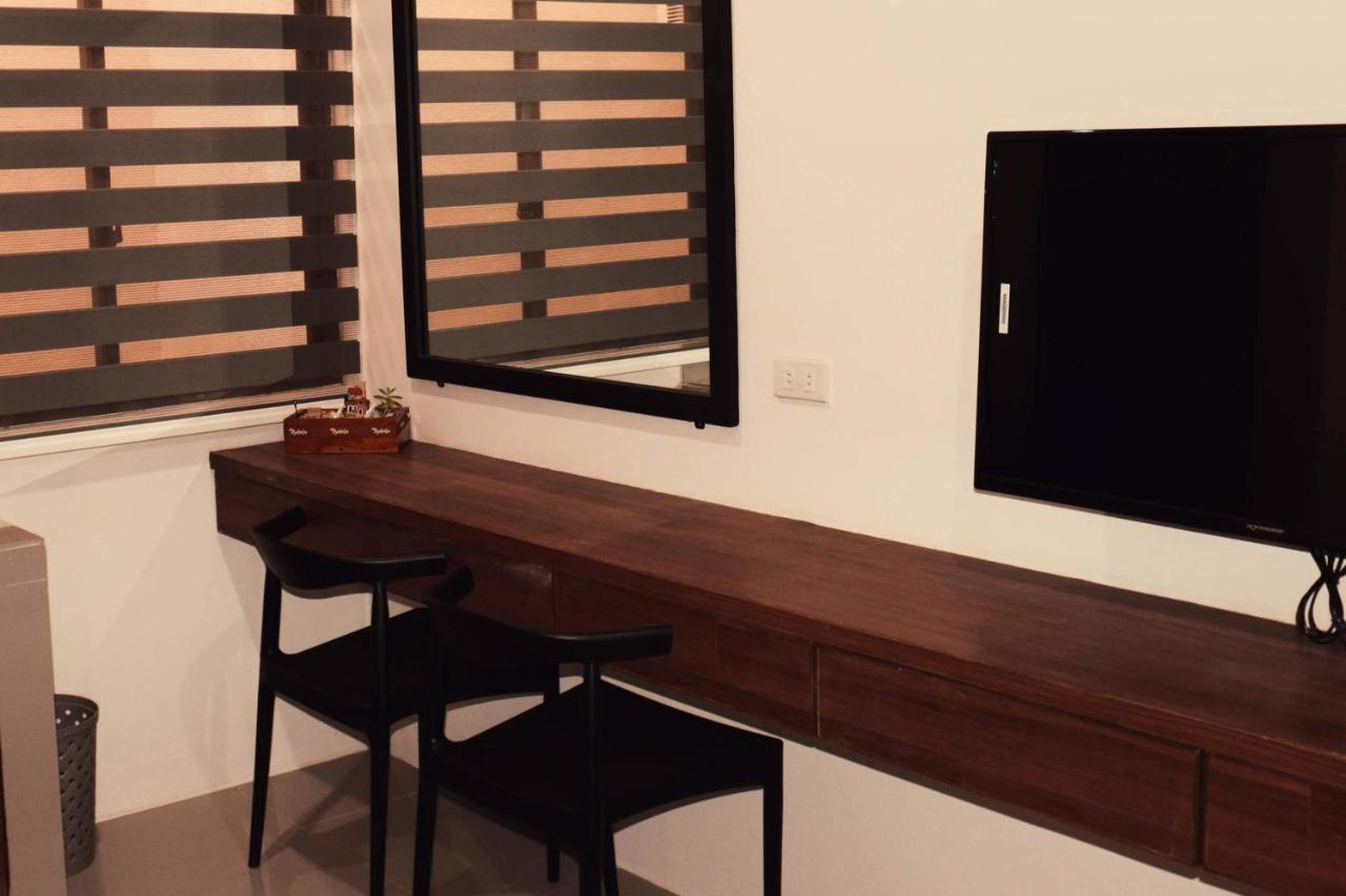 A&E Apartelle Bacolod Ngoại thất bức ảnh