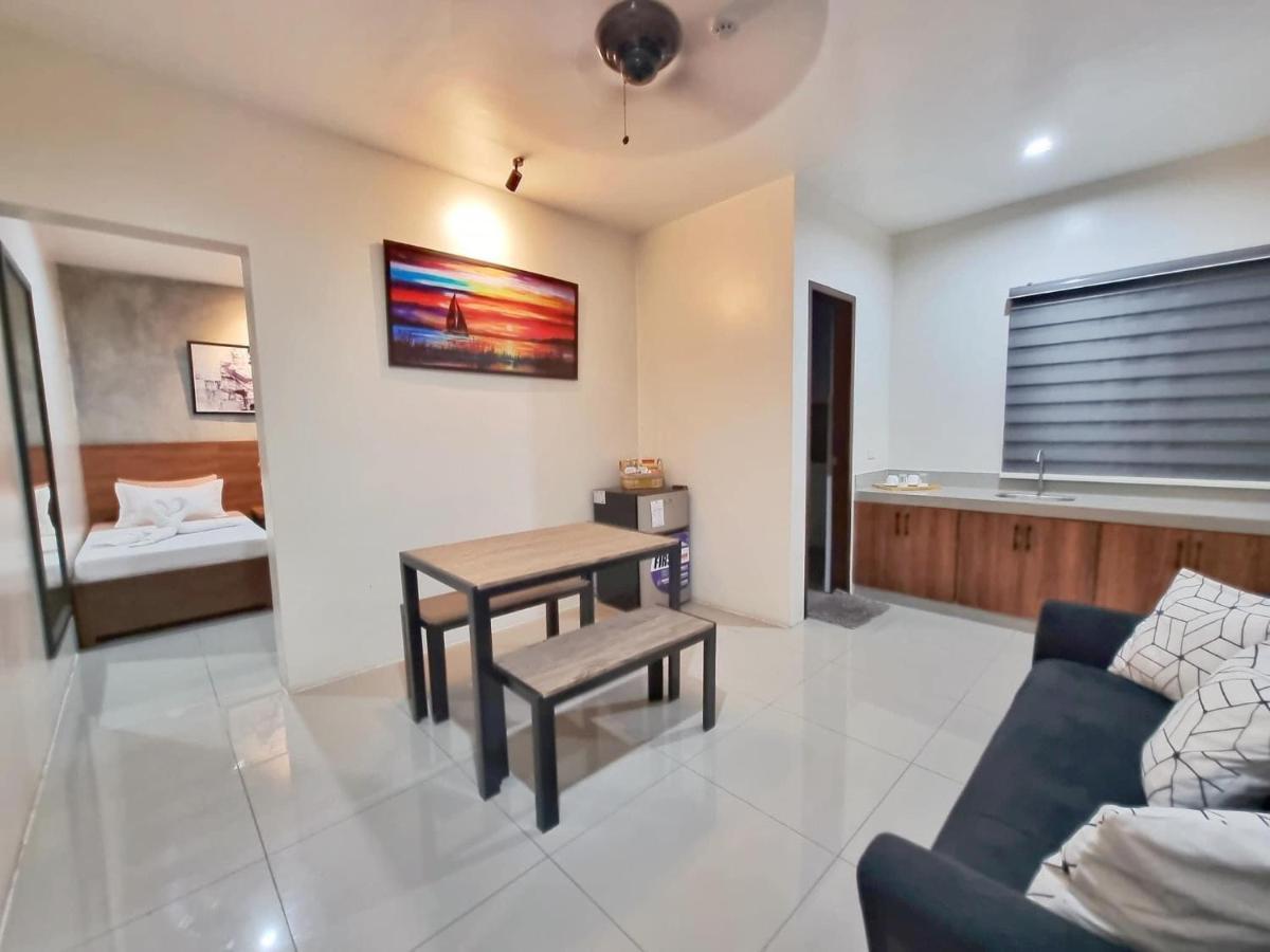 A&E Apartelle Bacolod Ngoại thất bức ảnh