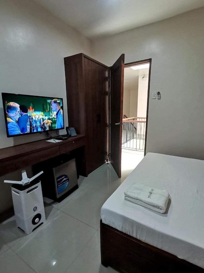 A&E Apartelle Bacolod Ngoại thất bức ảnh