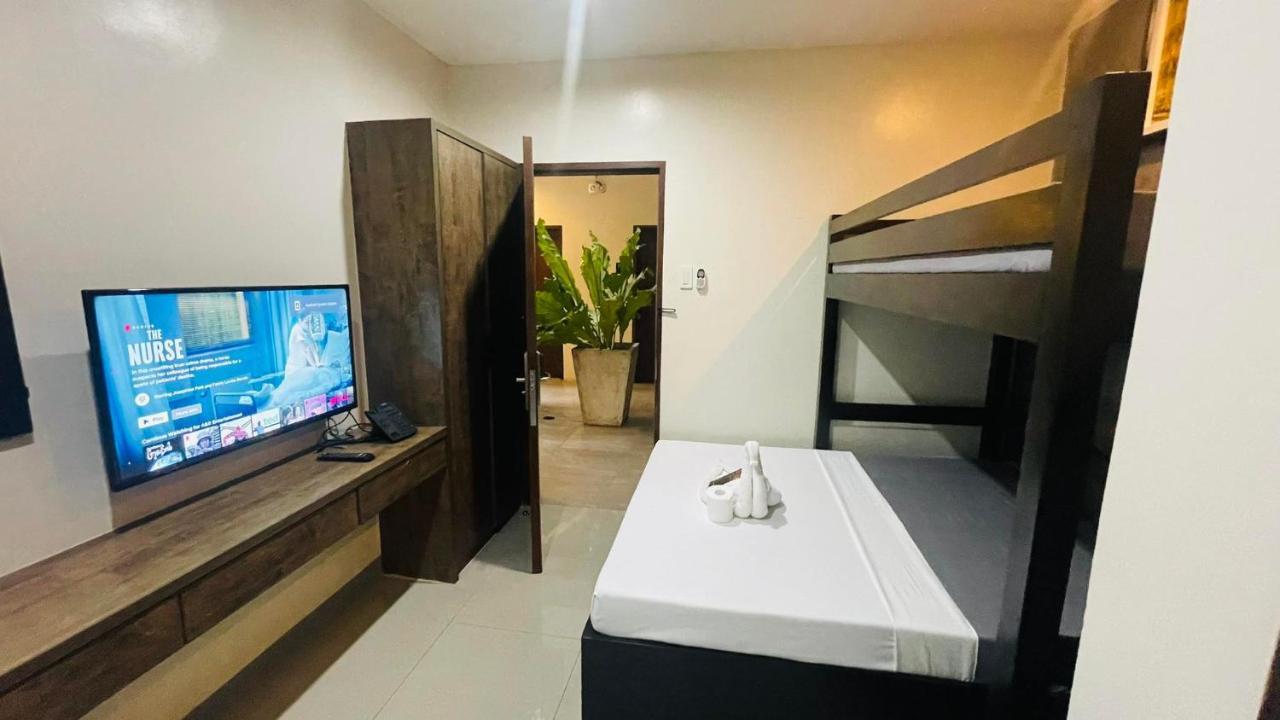A&E Apartelle Bacolod Ngoại thất bức ảnh